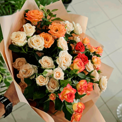 Букет 7 кустовых роз