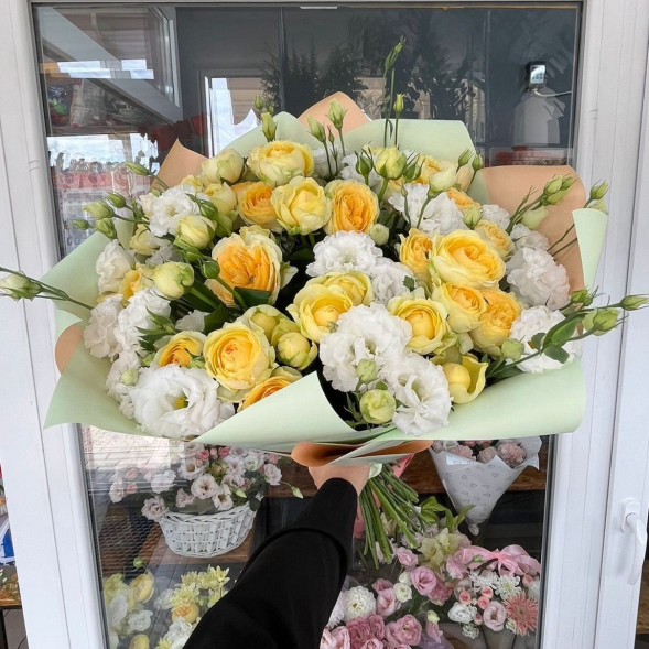 Букет из кустовых роз и эустом «Солнечное утро»  в Евпатории