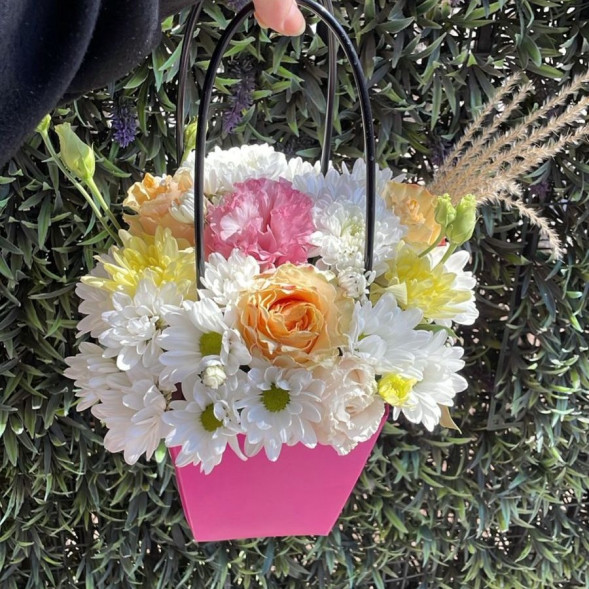 Композиция в коробке «Весеннее пробуждение»  в Евпатории