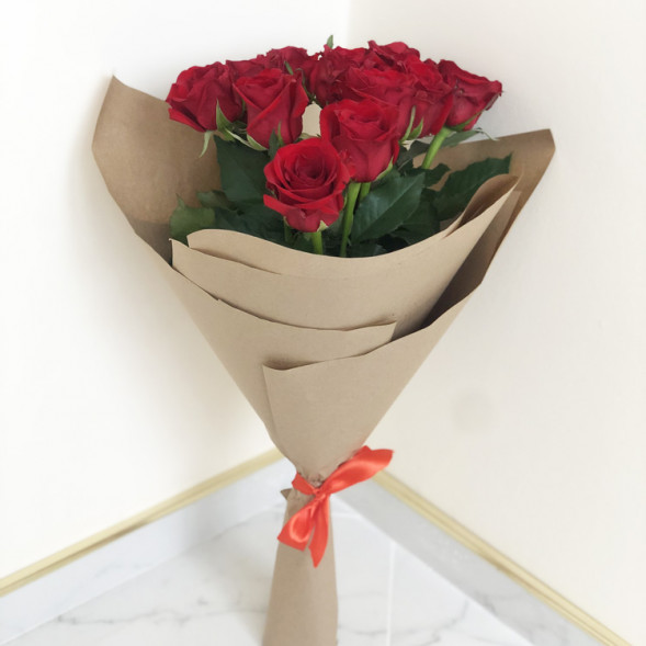Букет 11 красных роз в Евпатории