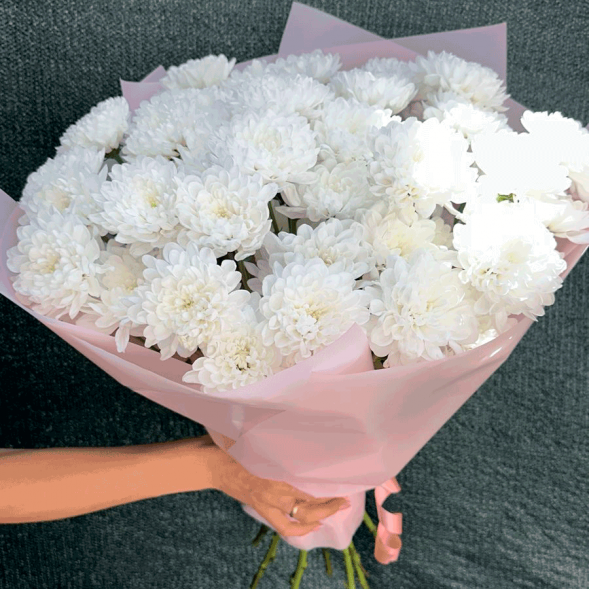 Букет 11 белых кустовых хризантем в Евпатории