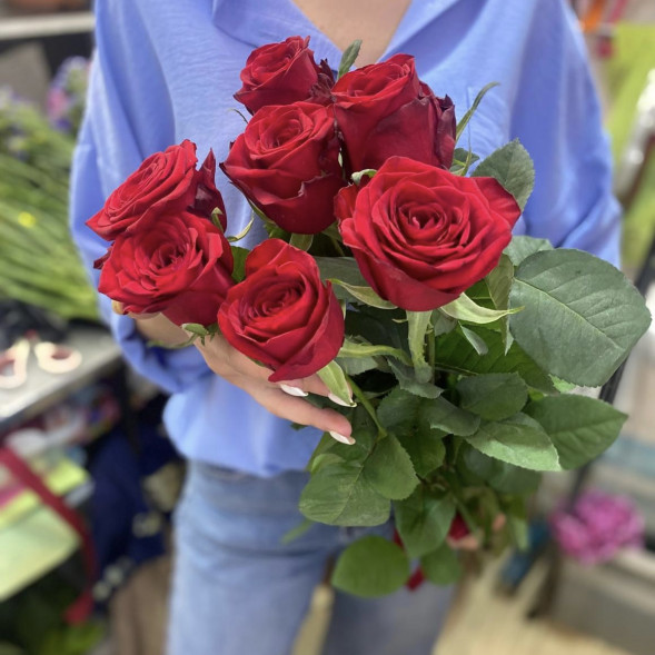 Букет 7 красных роз в Евпатории