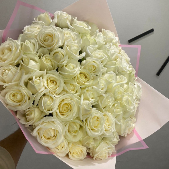75 белых роз  в Евпатории