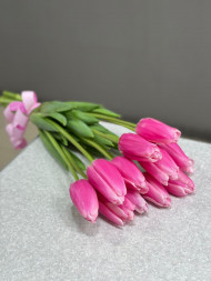 11 розовых тюльпанов