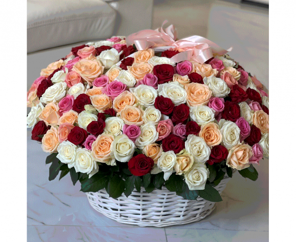 201 роза в корзине в Евпатории