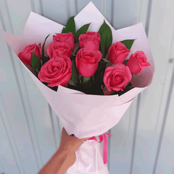 Букет 11 розовых роз в Евпатории