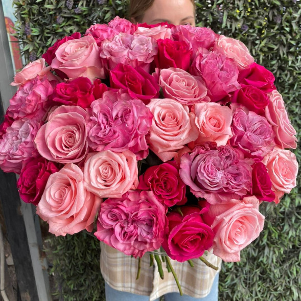 Букет 35 розовых роз в Евпатории